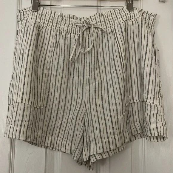Cream stripe linen short - Picture 1 of 2